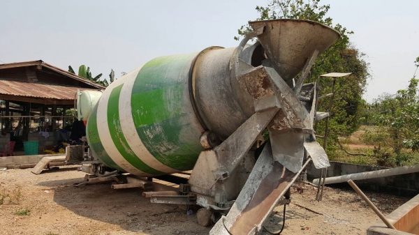 ขาย โม่ปูน 6 คิว สภาพสวยไม่ผุไม่รั่ว ใส้ในสวย ยกขึ้นใส่รถใช้งานได้เลย