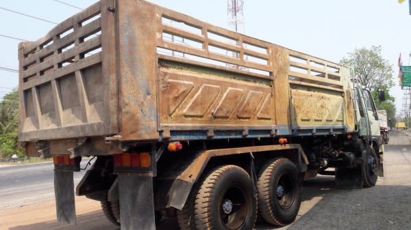 ขายรถบรรทุก Hino 3H เครื่อง 195 แรง 2 เพลา ปี 38 ดัมพ์สามมิตร ยางดี แอร์พร้อม ทะเบียนพร้อม