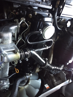 รถยกนิสสันรุ่นล่าสุด ยก 3 ตัน เสาสูง 4 เมตร งาเท เครื่องดีเซล เกียร์ธรรมดา  รถใช้งานมา 5400 ช.ม.