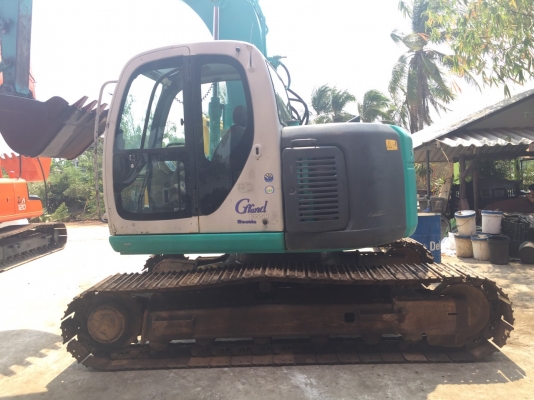 ขายด่วน รถขุด KOBELCO SK135SR  นำเข้าจากญี่ปุ่นยังไม่ผ่านการใช้งานในไทย สภาพสวย พร้อมใช้งาน สนใจโทร 089-7462641 สุวรรณี