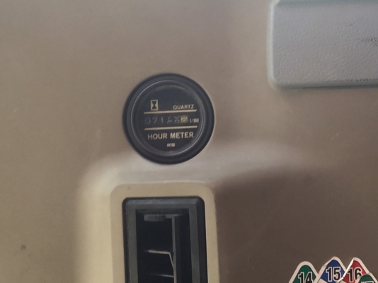 ขายด่วน รถขุด KOBELCO SK135SR  นำเข้าจากญี่ปุ่นยังไม่ผ่านการใช้งานในไทย สภาพสวย พร้อมใช้งาน สนใจโทร 089-7462641 สุวรรณี