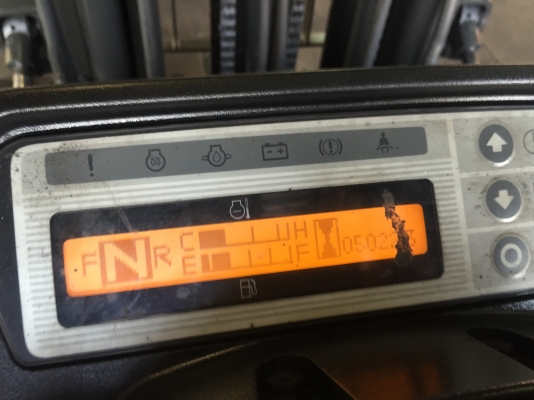 รถยกนิสสันรุ่นรองล่าสุด น้ำหนัก 2.5 ตัน เสาสูง 4.50 เมตร แผงงาสไลด์ เครื่องดีเซล เกียร์ออโต้