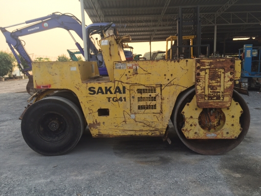 ขายรถบด4ตันSAKAIรุ่นTG41หน้าเหล็กหลังยาง4เส้นนำเข้าญี่ปุ่น ไม่เคยใช้งานในไทยสภาพดีพร้อมใช้งาน