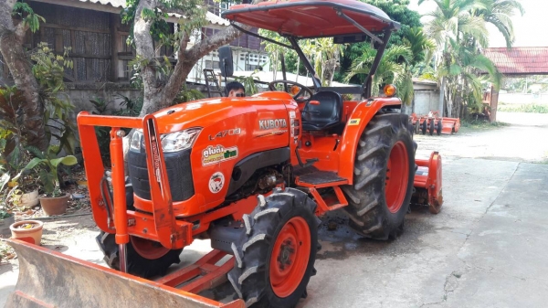 ขายรถไถ KUBOTA L4708 สภาพดีเดิมๆพร้อมใช้งาน อุปกรณ์ครบ 3 ชิ้นมีพร้อมดันหน้า ผานพรวนและ โรตารี่