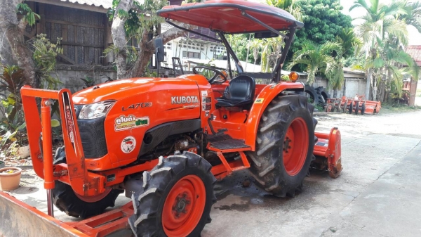 ขายรถไถ KUBOTA L4708 สภาพดีเดิมๆพร้อมใช้งาน อุปกรณ์ครบ 3 ชิ้นมีพร้อมดันหน้า ผานพรวนและ โรตารี่