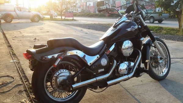 ขออนุญาตพื้นที่ครับผม ต้องการ ขาย/แลก KAWASAKI VULCAN 400 เอกสาร อินวอย/สพม. แท้ๆ สวยงาม เงาวั๊ป บาดตาบาดใจ เสียงแน่นๆ สะเทือนยันรูตรูด เครื่องดี ไม้มีปัญหา ไม่รั่ว ไม่ซึม ไม่เยิ้ม เติมน้ำมันขี่อย่างเดียว ออกทริปได้เลย ออกทริปประจำ เปิดราคาไว้ที่ 85,000 ส ขออนุญาตพื้นที่ครับผม ต้องการ ขาย/แลก KAWASAKI VULCAN 400 เอกสาร อินวอย/สพม. แท้ๆ สวยงาม เงาวั๊ป บาดตาบาดใจ เสียงแน่นๆ สะเทือนยันรูตรูด เครื่องดี ไม้มีปัญหา ไม่รั่ว ไม่ซึม ไม่เยิ้ม เติมน้ำมันขี่อย่างเดียว ออกทริปได้เลย ออกทริปประจำ เปิดราคาไว้ที่ 85,000 ส