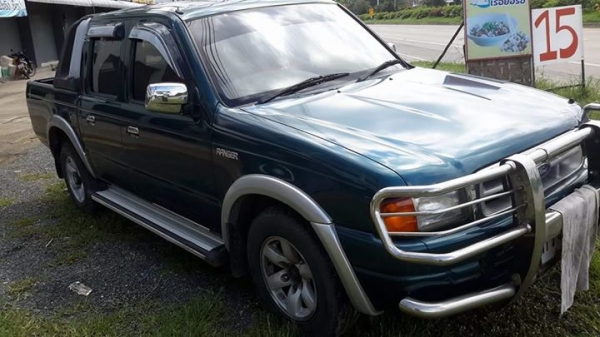ขายด่วน จร้าา รีบเลยอย่ารอช้าาา FORD RANGER 4 ประตู ปี 44 สวยงามเครื่อง 2.5 แต่งรอบคัน เครื่อง สวยงาม แอร์เปลี่ยคอม มาใหม่ หนาวสุดๆ น้ำมันเครื่งพึ่งเปลี่ยน รถบ้าน ใช้เอง ขายเอง ไม่เคยชน แม้แต่น้อย ขายเพราะจะเปลี่ยน สนใจ สอบถามกันได้ครับผม มาดูกันก่อนได้คร