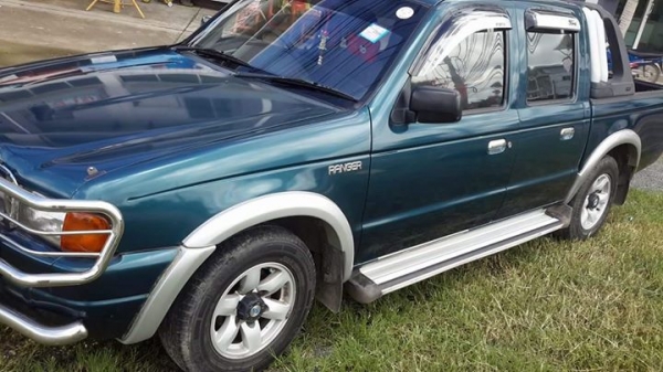 ขายด่วน จร้าา รีบเลยอย่ารอช้าาา FORD RANGER 4 ประตู ปี 44 สวยงามเครื่อง 2.5 แต่งรอบคัน เครื่อง สวยงาม แอร์เปลี่ยคอม มาใหม่ หนาวสุดๆ น้ำมันเครื่งพึ่งเปลี่ยน รถบ้าน ใช้เอง ขายเอง ไม่เคยชน แม้แต่น้อย ขายเพราะจะเปลี่ยน สนใจ สอบถามกันได้ครับผม มาดูกันก่อนได้คร