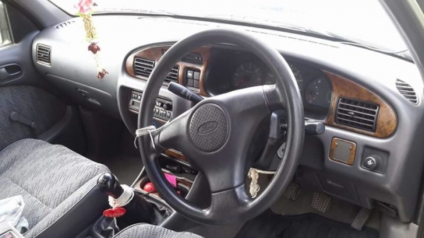 ขายด่วน จร้าา รีบเลยอย่ารอช้าาา FORD RANGER 4 ประตู ปี 44 สวยงามเครื่อง 2.5 แต่งรอบคัน เครื่อง สวยงาม แอร์เปลี่ยคอม มาใหม่ หนาวสุดๆ น้ำมันเครื่งพึ่งเปลี่ยน รถบ้าน ใช้เอง ขายเอง ไม่เคยชน แม้แต่น้อย ขายเพราะจะเปลี่ยน สนใจ สอบถามกันได้ครับผม มาดูกันก่อนได้คร