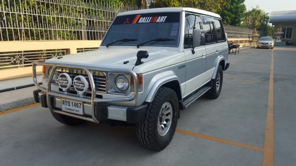 Mitsubishi pajaroดีเซล