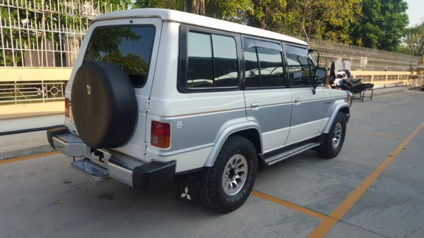 Mitsubishi pajaroดีเซล