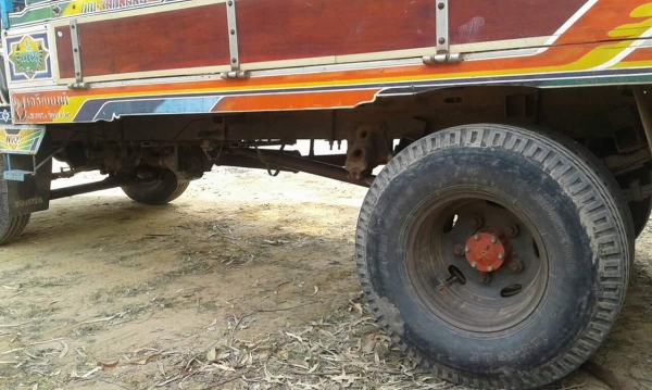 ขายรถอีแต๋น เครื่องRT140 สโลเกียร์กลาง รถสวยพร้อมใช้งาน เอกสารพร้อมโอน ราคา185,000 สนใจโทร 090-8588220คุณนะ 093-3258446คุณบิว หรือเข้าดูสินค้าอื่นๆได้ที่ www.truck.in.th/498 หรือเพจFacebook ณรงค์ ซื้อขายรถมือสอง (เว็บไซต์ส่วนตัว) หรือFacebook คุณนะ รถบรรท