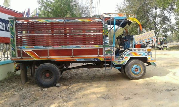 ขายรถอีแต๋น เครื่องRT140 สโลเกียร์กลาง รถสวยพร้อมใช้งาน เอกสารพร้อมโอน ราคา185,000 สนใจโทร 090-8588220คุณนะ 093-3258446คุณบิว หรือเข้าดูสินค้าอื่นๆได้ที่ www.truck.in.th/498 หรือเพจFacebook ณรงค์ ซื้อขายรถมือสอง (เว็บไซต์ส่วนตัว) หรือFacebook คุณนะ รถบรรท