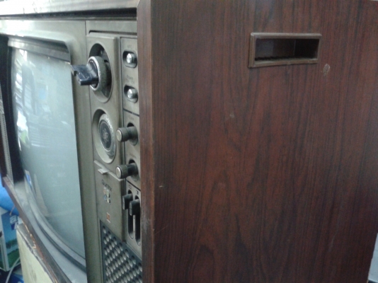 ขายโทรทัศน์สีเนชั่นแนล ตู้ไม้