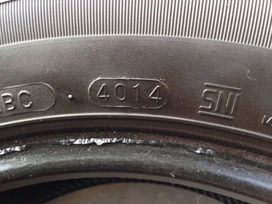 ยาง Maxxis 205-65-15 ปี 14 ครบชุด 4 เส้น 3800 ไม่ควรพลาด สภาพสวยๆไม่มีปะไม่บวมดอกยางเหลือเยอะเอาไปวิ่งกันใด้อีกยาวค่ะ