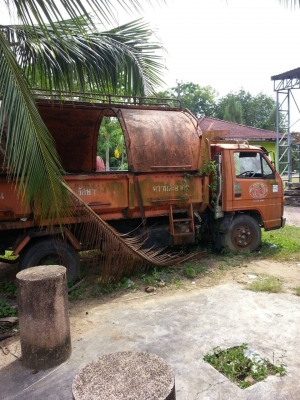 ขายเหมา 3 คัน รถบรรทุกน้ำ 2 คัน และ รถขยะ 1 คัน