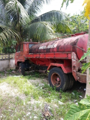 ขายเหมา 3 คัน รถบรรทุกน้ำ 2 คัน และ รถขยะ 1 คัน