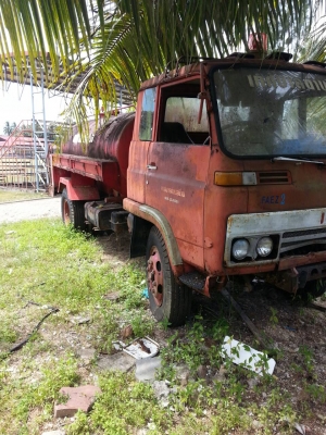 ขายเหมา 3 คัน รถบรรทุกน้ำ 2 คัน และ รถขยะ 1 คัน