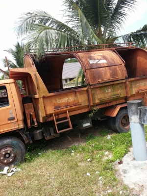 ขายเหมา 3 คัน รถบรรทุกน้ำ 2 คัน และ รถขยะ 1 คัน