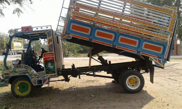 ขายรถดั้มอีแต๋น เครื่องRT140 รถสวย สภาพดี เอกสารพร้อมโอน สนใจโทร 090-8588220คุณนะ 093-3258446คุณบิว หรือเข้าดูสินค้าอื่นๆได้ที่ www.truck.in.th/498 หรือเพจFacebook ณรงค์ ซื้อขายรถมือสอง (เว็บไซต์ส่วนตัว) หรือFacebook คุณนะ รถบรรทุก