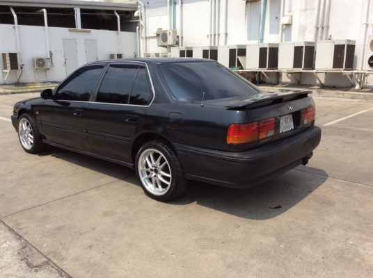 ขายรถ ฮอนด้า แอคคอร์ดตาเพชรไฟท้ายสั้น ปี93 เครื่อง V-tec f22b เกียร์ออโต้  ติดแก๊สLPG ใช้ 2ระบบ เพาเวอร์ ไฟฟ้าทั้งคัน ภายในสวยเดิมๆเบาะสวยสะอาด แอร์หนาววิทยุCDพร้อม ตัวถังเดิมๆไม่มีชนสีมีริ้วรอยบ้าง แม็ก17"ยางดี รถขับดีครับ ภาษี59 ขายถูกครับ