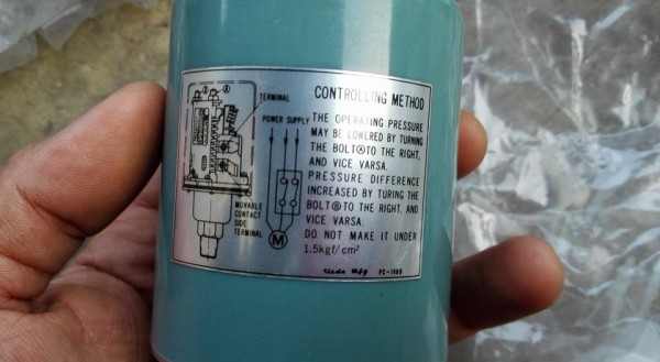 ** เหลือ 2 ตัว!! ** เพรสเชอร์คอนโทรล (PRESSURE CONTROLS) UEDA SEISAKUSHO Made in Japan ของใหม่ 100\% นอนกล่อง!!