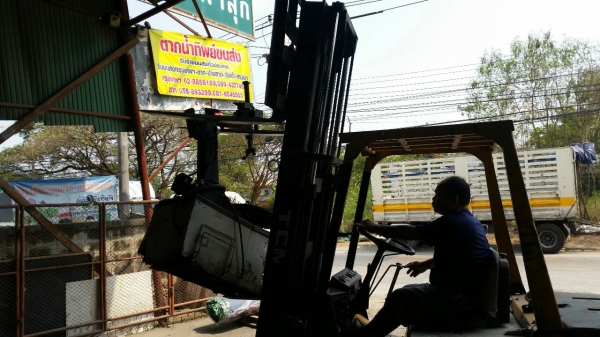 tractor-backhoe ได้จัดส่งเครื่องถอดยาง ไปจังหวัดตาก ลูกค้ารอรับได้เลยครับ tractor-backhoe ได้จัดส่งเครื่องถอดยาง ไปจังหวัดตาก ลูกค้ารอรับได้เลยครับ