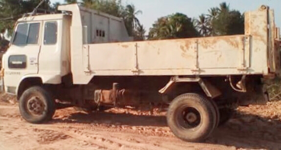 HINO FD 195 HP HO6C Turbo หกล้อดั๊มพ์ กระบะดั๊มพ์เหล็ก 6 ตันความยาว 3.60 เมตรสภาพดีมากครับพร้อมบรรทุกพร้อมใช้งานได้เลย เครื่องยนต์แรงดีสุดๆไม่มีเยิ้ม หัวเก๋งเดิมๆภายในเก๋งคอนโซลสวยครบ พวงมาลัยเพาเวอร์ ระบบเบรคทริ๊ปฟี้ครบพร้อม ช่วงล่างใหญ่แน่นดี ยาง 8.35 ข