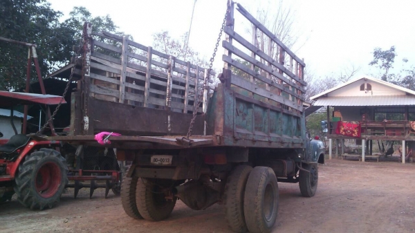 ขาย 6 ล้อดั้ม หัวยาว ไม่มีทะเบียน เครื่อง EH100 150 แรงม้า คัสซีสวย เฟืองท้ายใหญ่ สโลว์กลาง