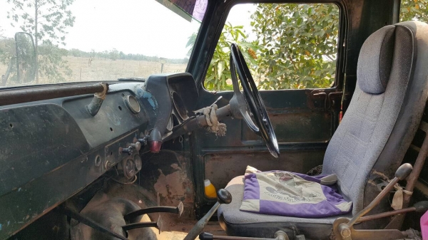 ขาย 6 ล้อดั้ม หัวยาว ไม่มีทะเบียน เครื่อง EH100 150 แรงม้า คัสซีสวย เฟืองท้ายใหญ่ มีสโลว์กลาง