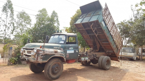 ขาย 6 ล้อดั้ม หัวยาว ไม่มีทะเบียน เครื่อง EH100 150 แรงม้า คัสซีสวย เฟืองท้ายใหญ่ มีสโลว์กลาง