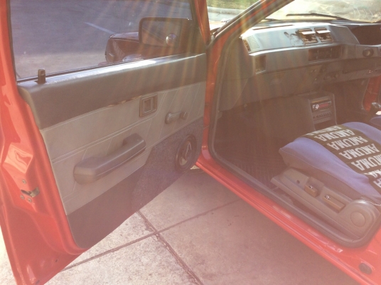 ขายรถพร้อมใช้ มิตซู แชมป์ ปี89 เครื่อง 1.3 เกียร์ธรรมดา เพาเวอร์ ภายในสวยๆสะอาด แอร์หนาวมากวิทยุCDพาวเวอร์2ตัว ตัวถังเดิมไม่มีชนสีเงาวับทั้งคันเก็บหลังคาชิ้นเดียวนอกนั้นเงาวับ แม็ก14&quot; รถขับดีมากๆพร้อมใช้งานได้เลยครับ ภาษี59ไม่ขาดต่อ ขายถูกครับ