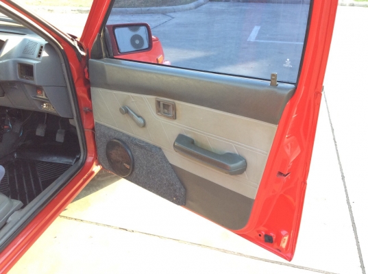 ขายรถพร้อมใช้ มิตซู แชมป์ ปี89 เครื่อง 1.3 เกียร์ธรรมดา เพาเวอร์ ภายในสวยๆสะอาด แอร์หนาวมากวิทยุCDพาวเวอร์2ตัว ตัวถังเดิมไม่มีชนสีเงาวับทั้งคันเก็บหลังคาชิ้นเดียวนอกนั้นเงาวับ แม็ก14&quot; รถขับดีมากๆพร้อมใช้งานได้เลยครับ ภาษี59ไม่ขาดต่อ ขายถูกครับ