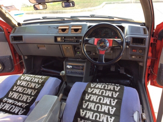 ขายรถพร้อมใช้ มิตซู แชมป์ ปี89 เครื่อง 1.3 เกียร์ธรรมดา เพาเวอร์ ภายในสวยๆสะอาด แอร์หนาวมากวิทยุCDพาวเวอร์2ตัว ตัวถังเดิมไม่มีชนสีเงาวับทั้งคันเก็บหลังคาชิ้นเดียวนอกนั้นเงาวับ แม็ก14&quot; รถขับดีมากๆพร้อมใช้งานได้เลยครับ ภาษี59ไม่ขาดต่อ ขายถูกครับ