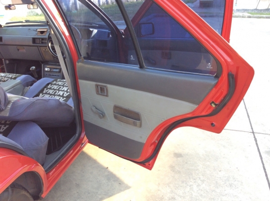 ขายรถพร้อมใช้ มิตซู แชมป์ ปี89 เครื่อง 1.3 เกียร์ธรรมดา เพาเวอร์ ภายในสวยๆสะอาด แอร์หนาวมากวิทยุCDพาวเวอร์2ตัว ตัวถังเดิมไม่มีชนสีเงาวับทั้งคันเก็บหลังคาชิ้นเดียวนอกนั้นเงาวับ แม็ก14&quot; รถขับดีมากๆพร้อมใช้งานได้เลยครับ ภาษี59ไม่ขาดต่อ ขายถูกครับ