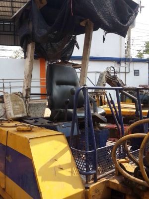 ขายรถแบคโฮ K0MATSU PC30-5 มีระบบไลหัวกระแทก ราคา 185000