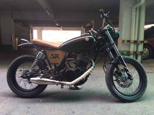 ขายถูกๆคับ sr400 tracker รถใช้งานปกติ เครื่องแห้งๆ
