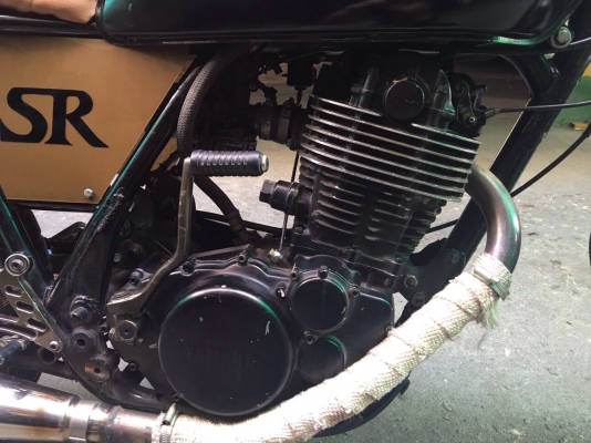 ขายถูกๆคับ sr400 tracker รถใช้งานปกติ เครื่องแห้งๆ