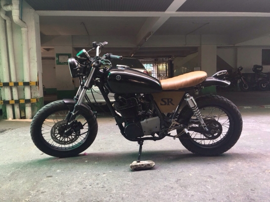 ขายถูกๆคับ sr400 tracker รถใช้งานปกติ เครื่องแห้งๆ
