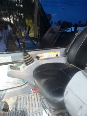 ขายรถแบคโฮ KOBELCO SK120-Vsuper เอกสารอินวอย ราคา 800000