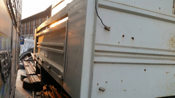 กระบะดั้มพร้อมกระบอกดั้ม อุปกรณ์คครบชุด.ยกลงจาก 6 ล้ออีโน่ 175 FC9J ทั้ง2ลูก  พร้อมใช้งาน