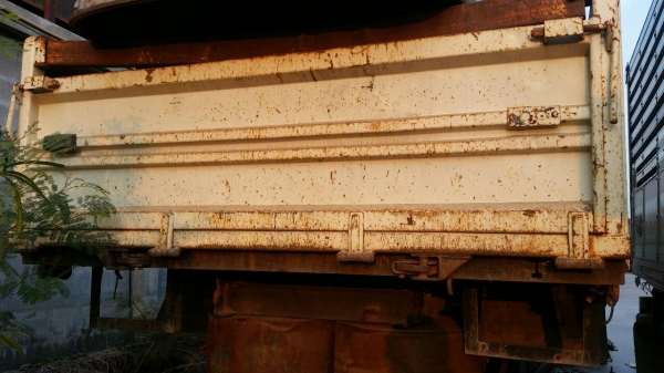 กระบะดั้มพร้อมกระบอกดั้ม อุปกรณ์คครบชุด.ยกลงจาก 6 ล้ออีโน่ 175 FC9J ทั้ง2ลูก  พร้อมใช้งาน