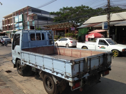 ขาย4ล้อ88 ปี41 เครื่องดี. คัสชีสวย. หัวเคยอาบน้ำมา เสาเดิมไม่เคยโดนนักมา เอกสารพร้อมโอน. ม79 ราคา265000 สนใจ0930693225