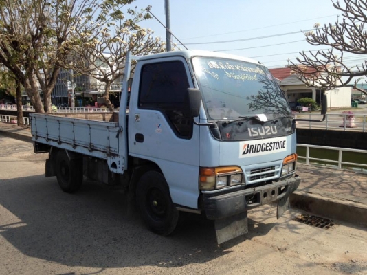 ขาย4ล้อ88 ปี41 เครื่องดี. คัสชีสวย. หัวเคยอาบน้ำมา เสาเดิมไม่เคยโดนนักมา เอกสารพร้อมโอน. ม79 ราคา265000 สนใจ0930693225