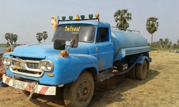 ขายรถนำ้พร้อมใช้หน้ายาว6ล้อทะเบียนพร้อมสวย