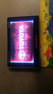 อุปกรณ์แผนที่นำทาง NAVIGATION ติดมากับรถโตโยต้า ตัวเครื่องของ KAMAZ  ใช้ระบบสัมผัสหน้าจอ มีปากมากับตัวเครื่อง