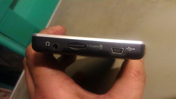 อุปกรณ์แผนที่นำทาง NAVIGATION ติดมากับรถโตโยต้า ตัวเครื่องของ KAMAZ  ใช้ระบบสัมผัสหน้าจอ มีปากมากับตัวเครื่อง