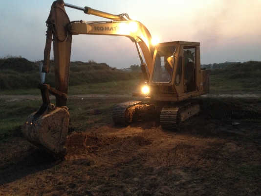 ขายรถแบคโฮล KOMATSU PC60 (มีภาพวีดีโอ) ราคา 238,000 บาท รถสภาพดีพร้อมใช้งาน สนใจโทรสอบถามรายละเอียดได้ครับ คุณ ชัยยา สตึก โทร 081-9972972 089-8451778