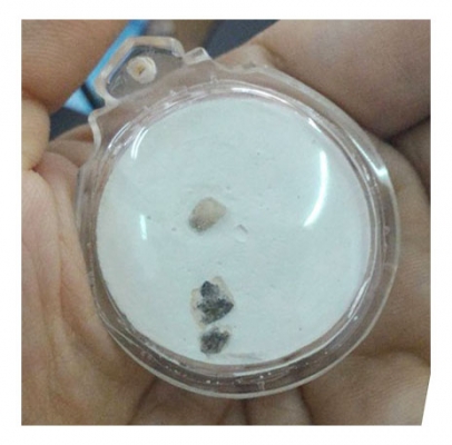 พระแก้วผงจักรพรรดิ์ หลังพระธาตุ สวยๆ กรอบกันน้ำ