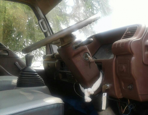 หกล้อ อีซูซุ NQR120ปี42 แอร์ พ.เวอร์ ตู้แห้งยาว5.50ม สภาพดีสวยพร้อมใช้ ทะเบียนพร้อมโอน